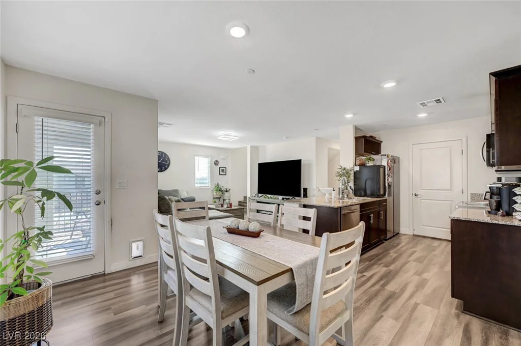 6925 Skyline Blue, North Las Vegas, NV 89086