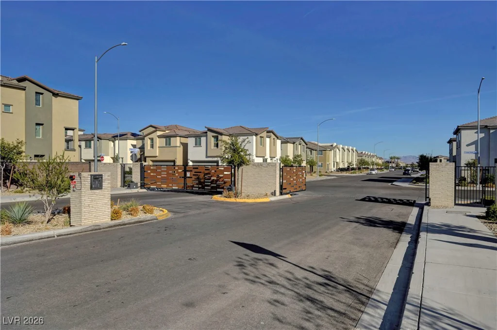 6925 Skyline Blue, North Las Vegas, NV 89086