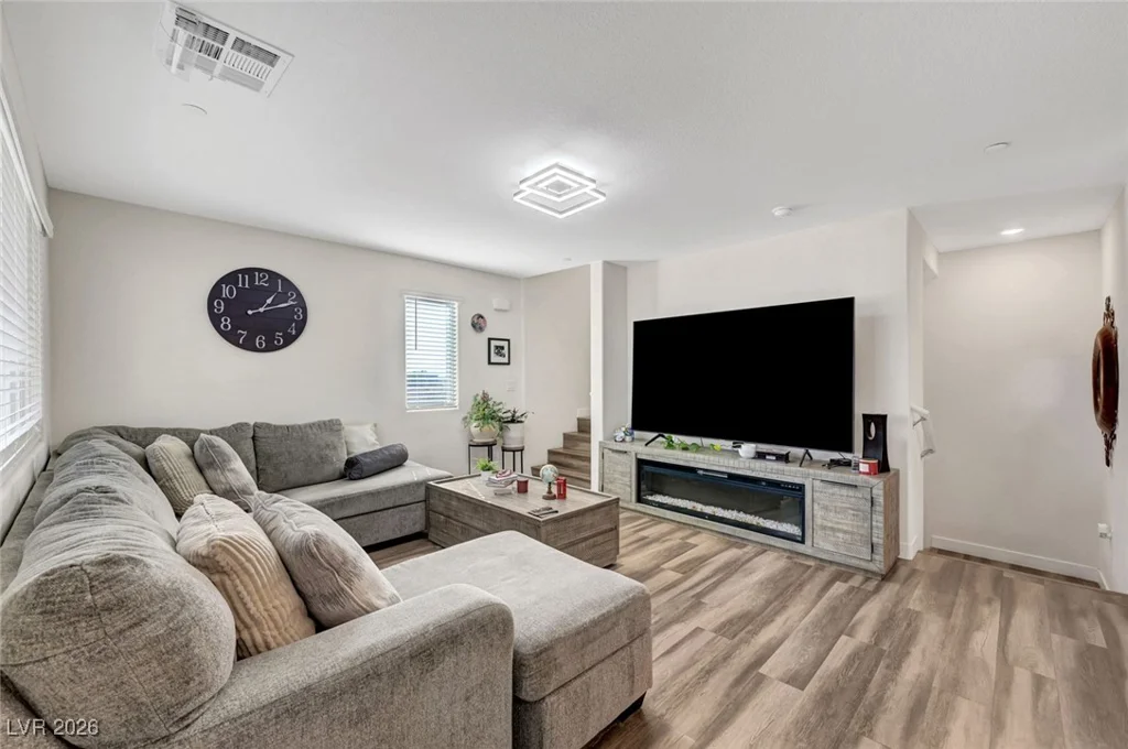 6925 Skyline Blue, North Las Vegas, NV 89086