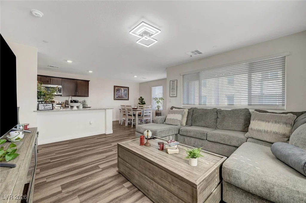 6925 Skyline Blue, North Las Vegas, NV 89086