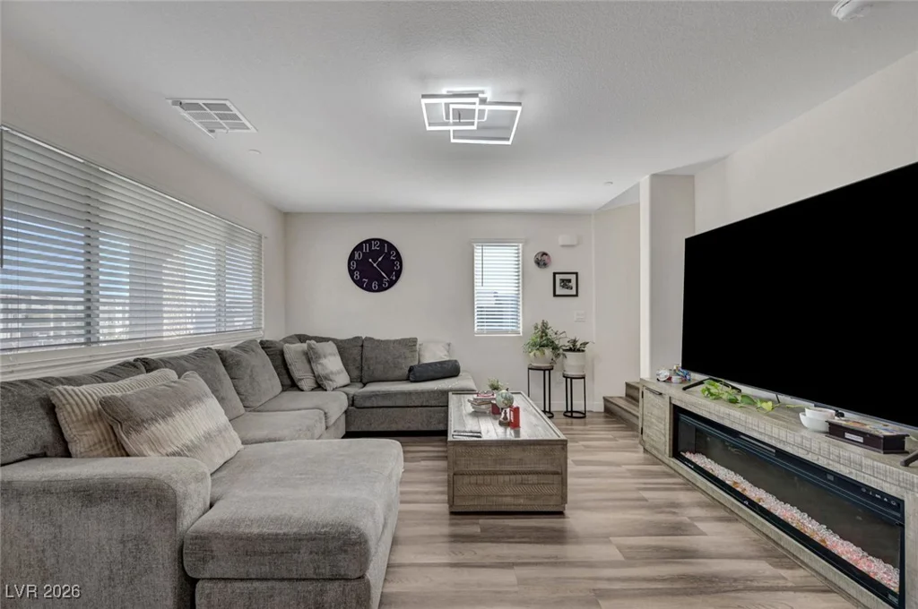 6925 Skyline Blue, North Las Vegas, NV 89086
