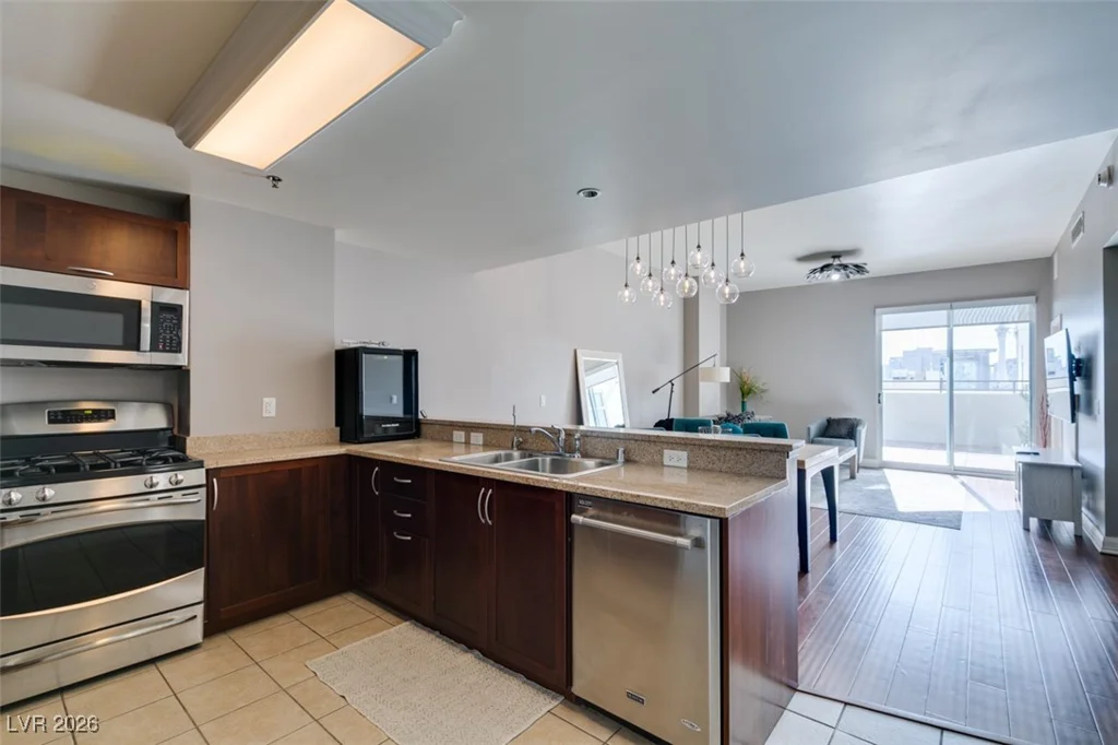 150 Las Vegas, Las Vegas, NV 89101