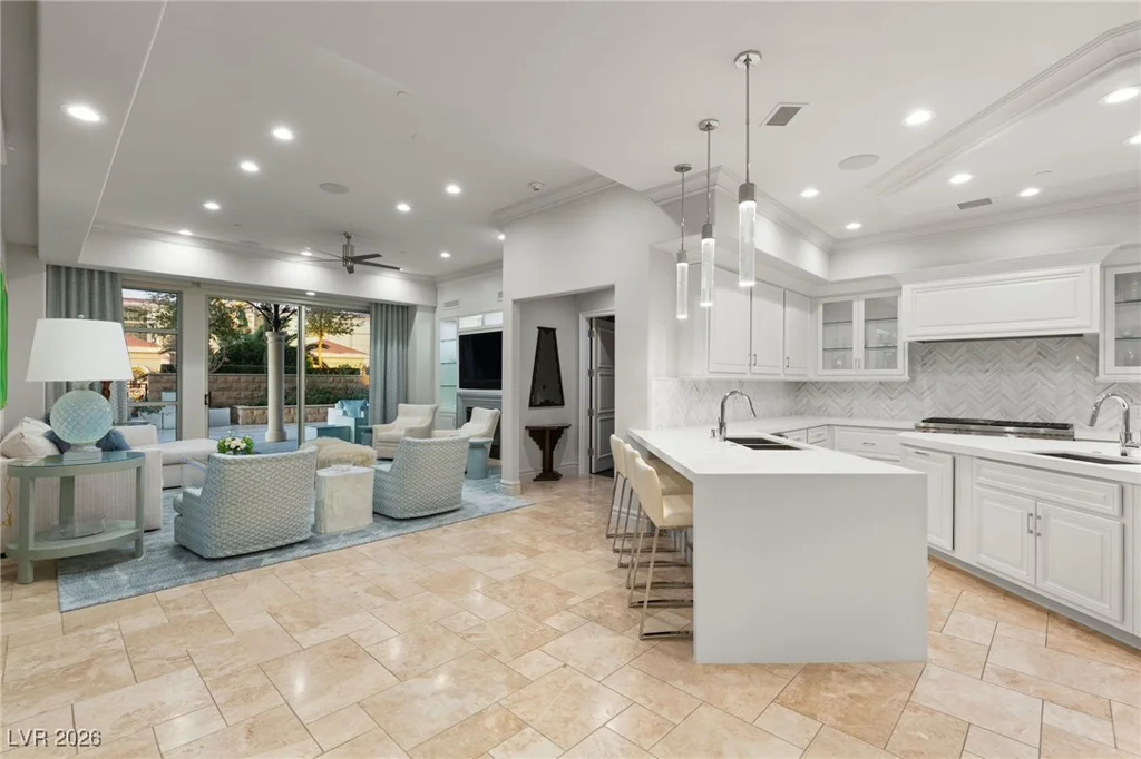 9101 Alta, Las Vegas, NV 89145