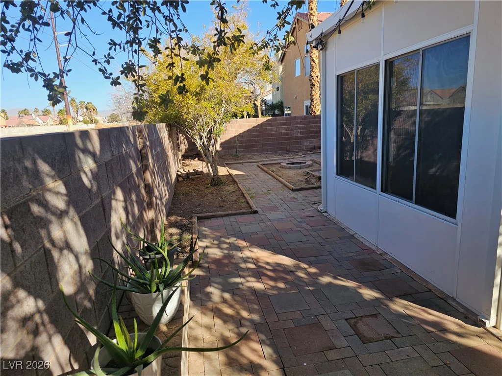 1747 Raspberry Hill, Las Vegas, NV 89142