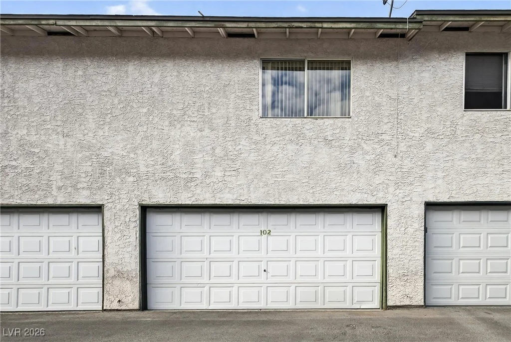 2430 Old Forge, Las Vegas, NV 89121