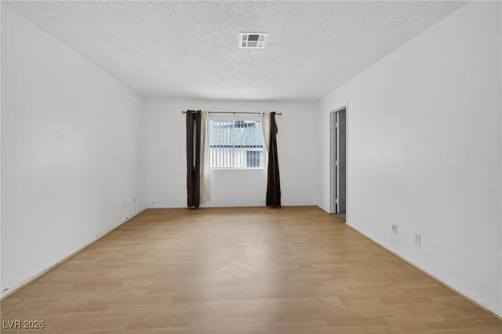 2430 Old Forge, Las Vegas, NV 89121
