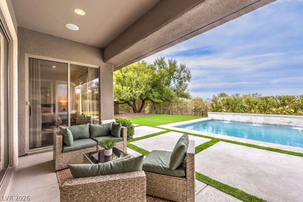 20 Holston Hills, Henderson, NV 89052