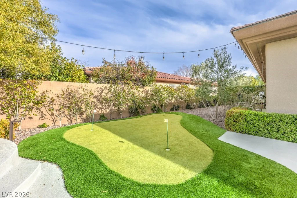 20 Holston Hills, Henderson, NV 89052