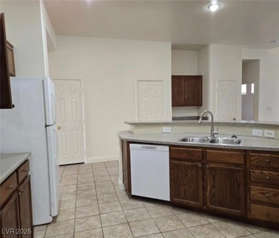 1013 Adobe Flat, Henderson, NV 89011