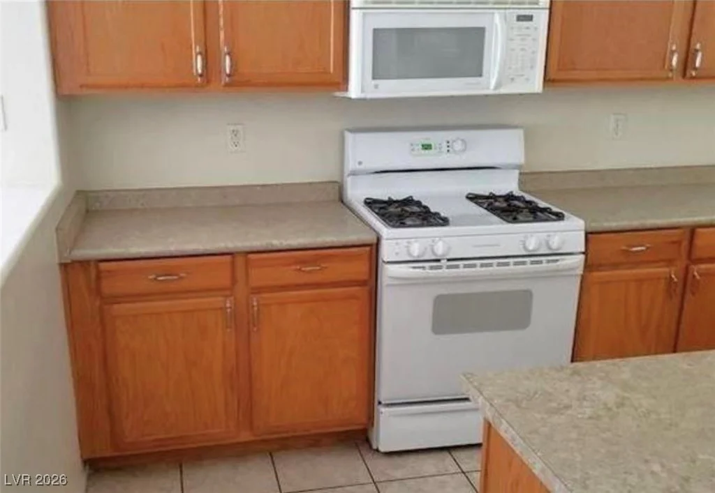 1013 Adobe Flat, Henderson, NV 89011