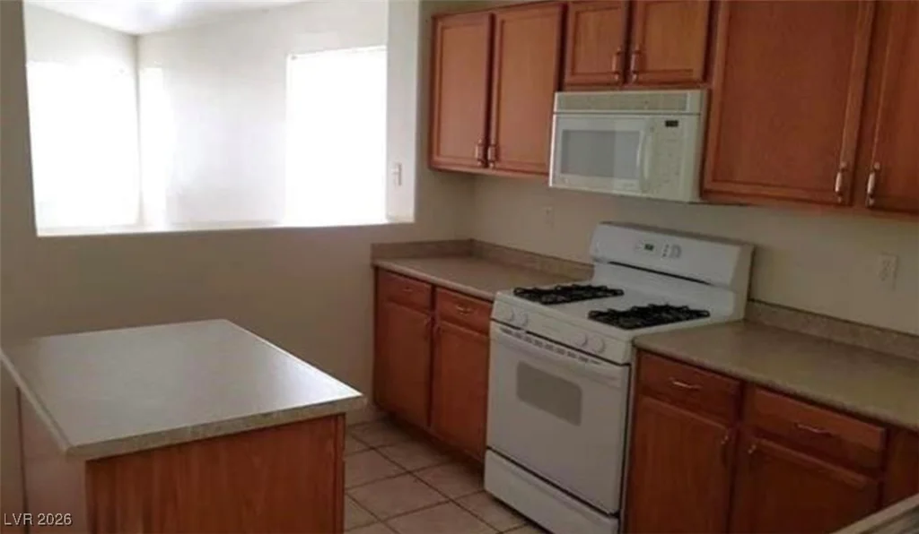 1013 Adobe Flat, Henderson, NV 89011