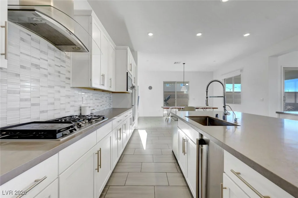 699 Glowing Horizon, Henderson, NV 89052