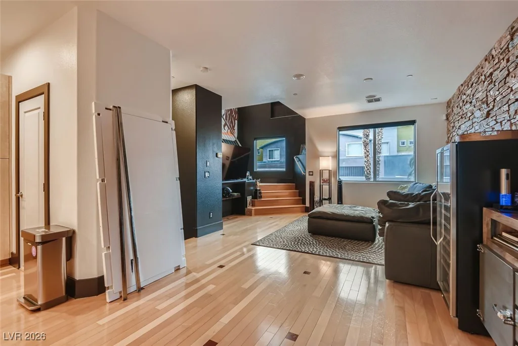 9050 Tropicana, Las Vegas, NV 89147