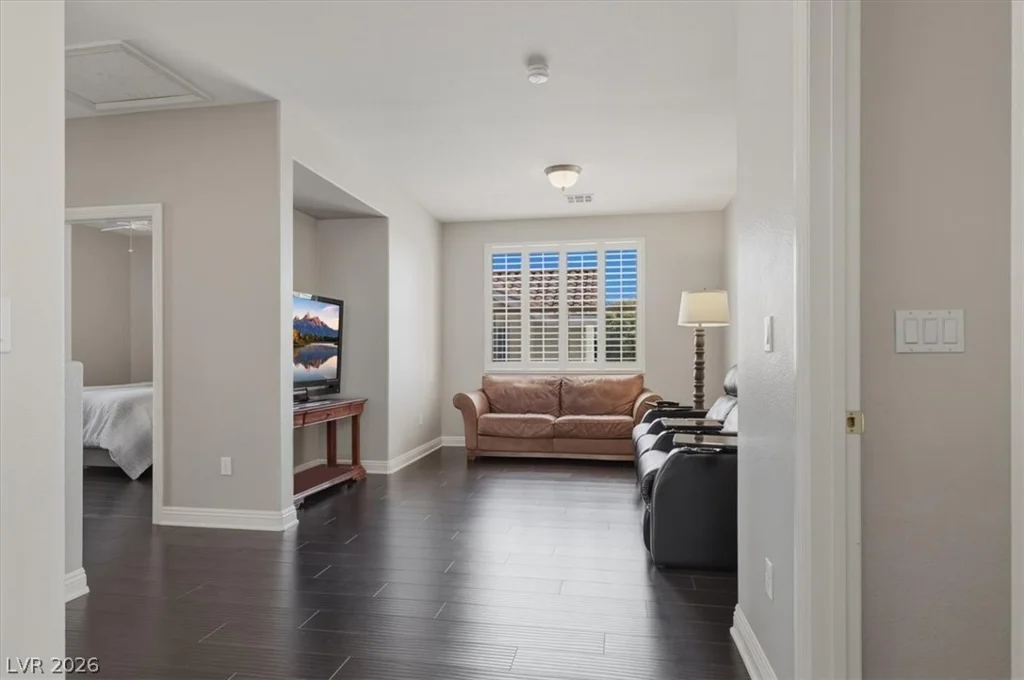 10671 Capesthorne, Las Vegas, NV 89135