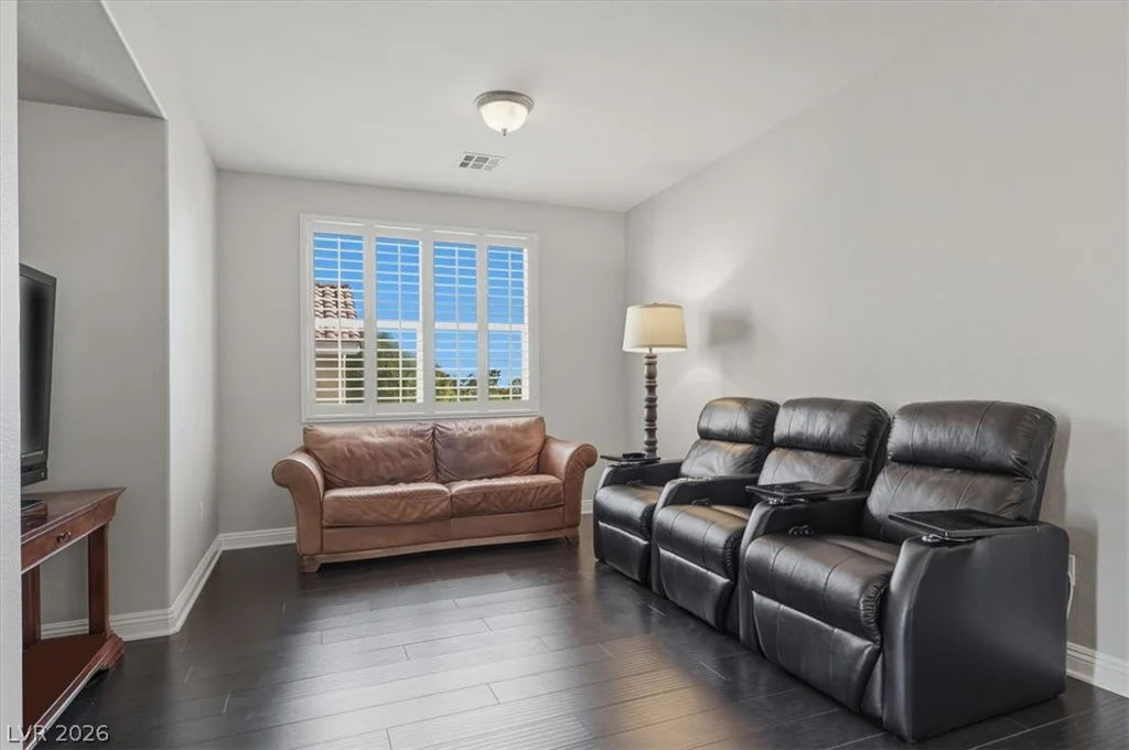 10671 Capesthorne, Las Vegas, NV 89135