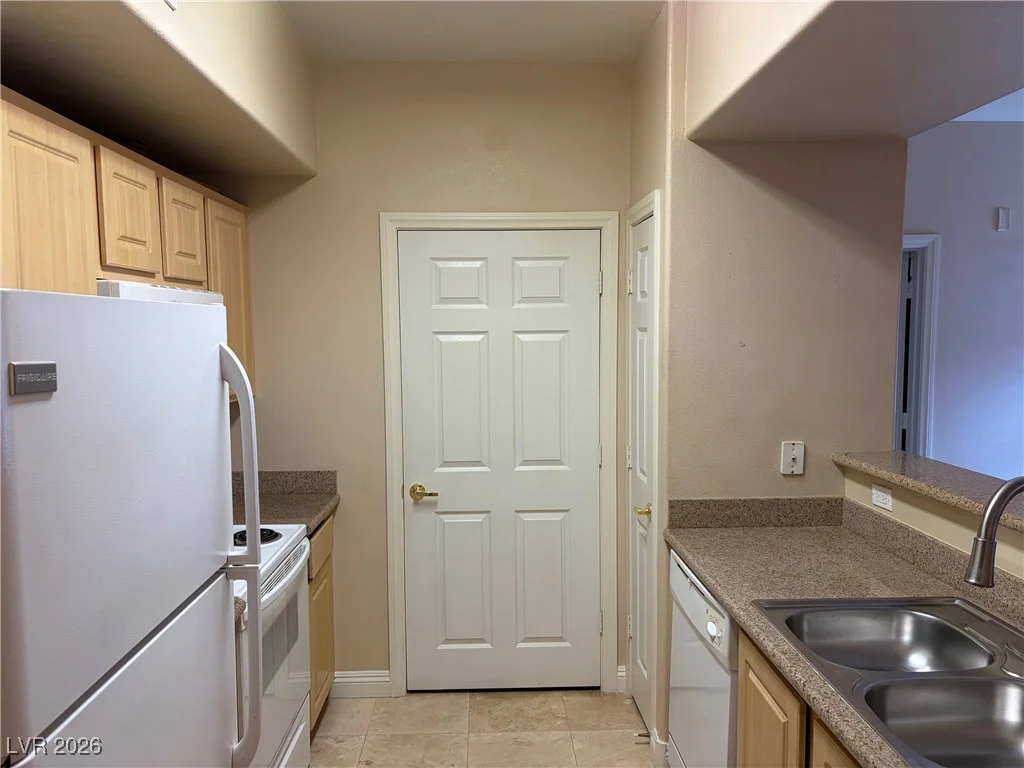 8000 Badura, Las Vegas, NV 89113