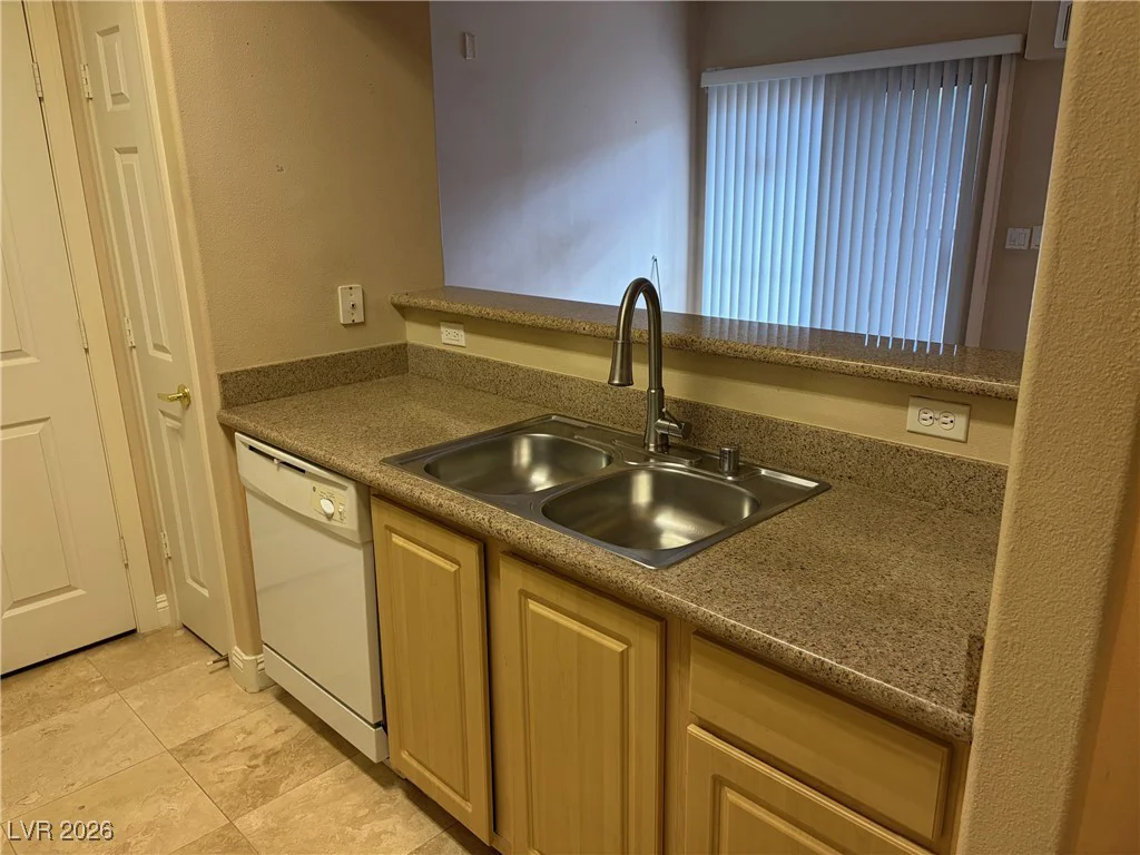 8000 Badura, Las Vegas, NV 89113