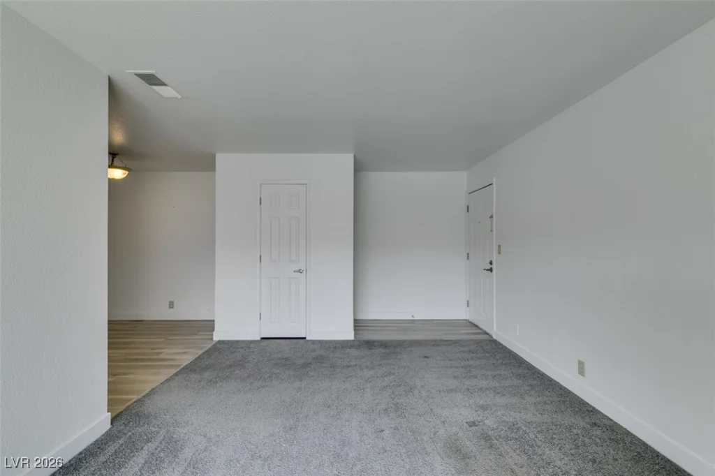 5260 River Glen, Las Vegas, NV 89103