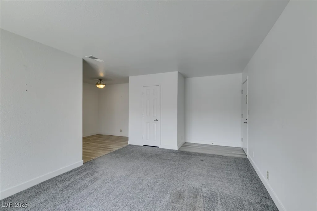5260 River Glen, Las Vegas, NV 89103