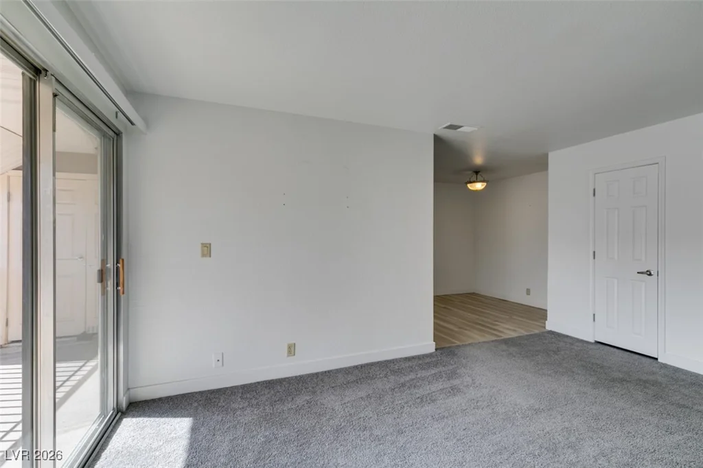 5260 River Glen, Las Vegas, NV 89103