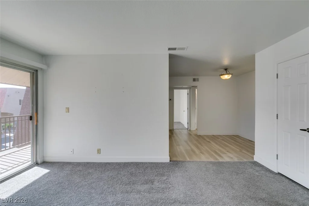 5260 River Glen, Las Vegas, NV 89103