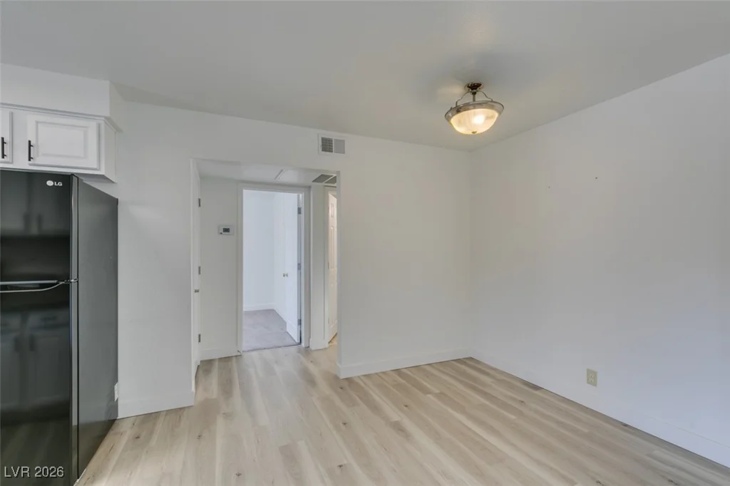 5260 River Glen, Las Vegas, NV 89103
