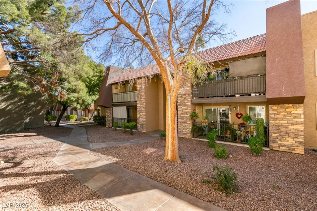 5260 River Glen, Las Vegas, NV 89103