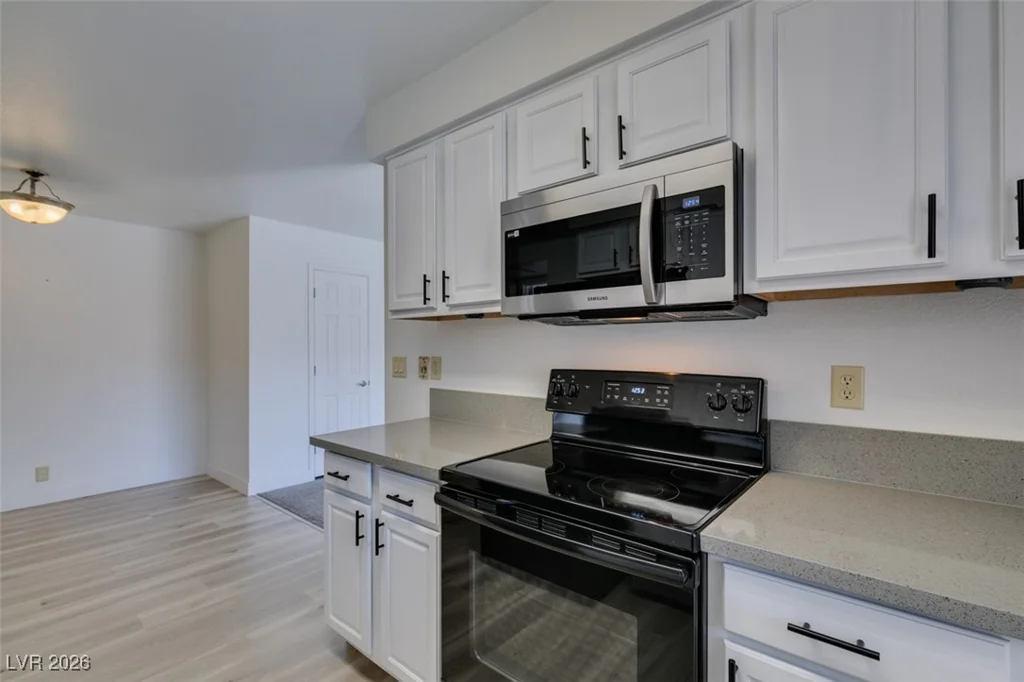 5260 River Glen, Las Vegas, NV 89103
