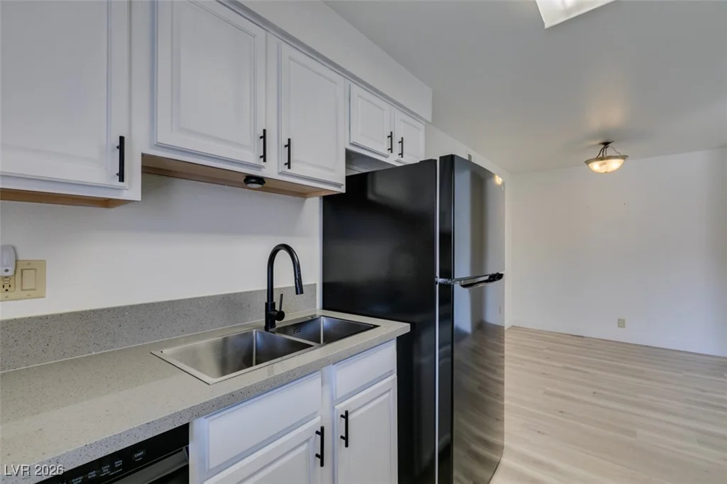 5260 River Glen, Las Vegas, NV 89103