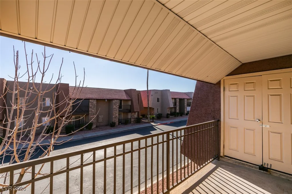 5260 River Glen, Las Vegas, NV 89103