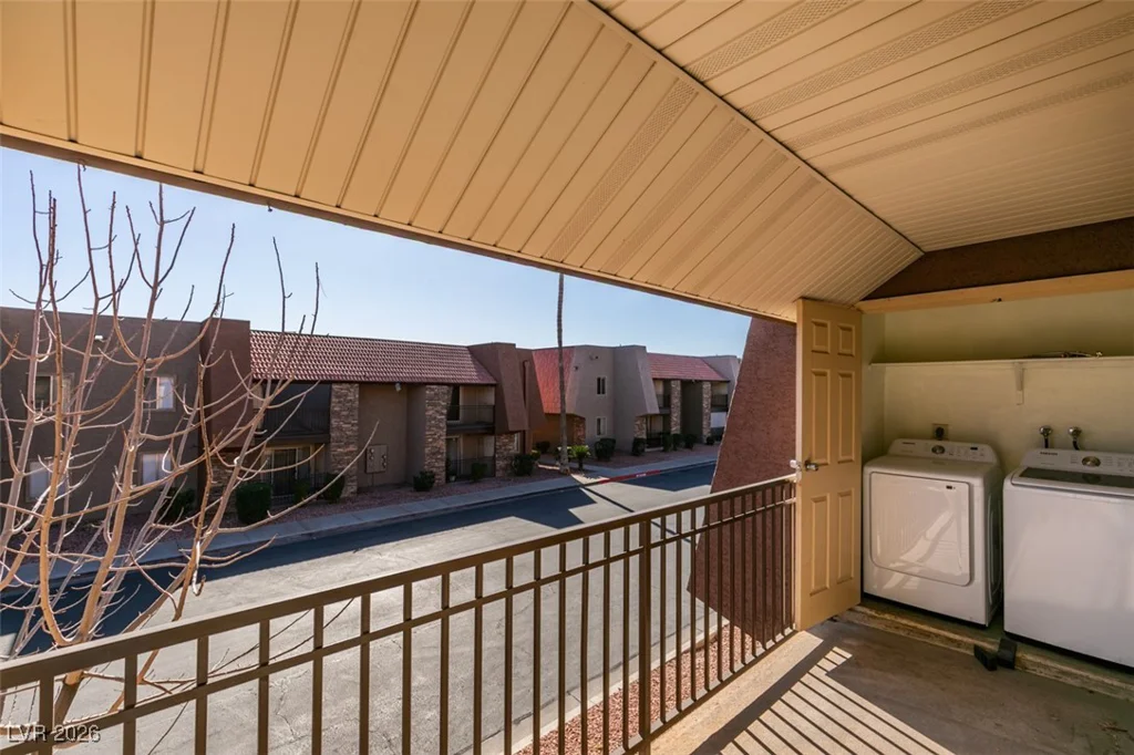 5260 River Glen, Las Vegas, NV 89103