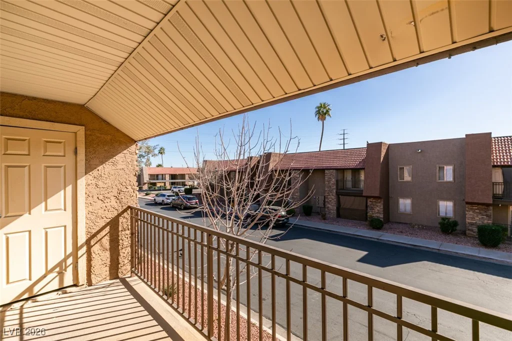 5260 River Glen, Las Vegas, NV 89103