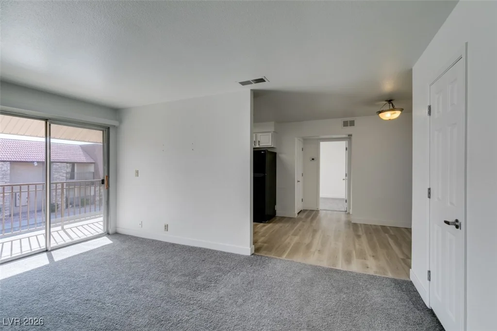 5260 River Glen, Las Vegas, NV 89103
