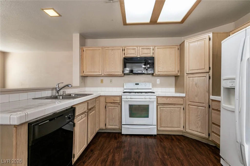 6442 Crystal Dew, Las Vegas, NV 89118