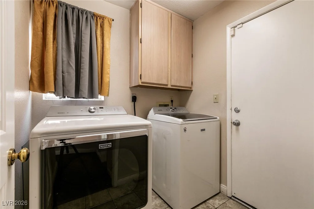 6442 Crystal Dew, Las Vegas, NV 89118
