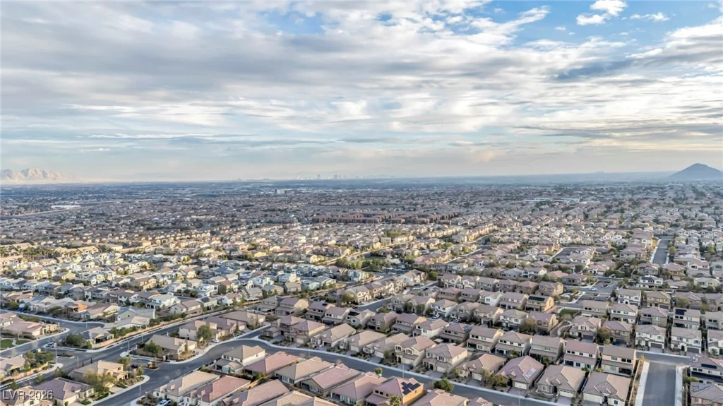 9946 Peaceful Peaks, Las Vegas, NV 89166