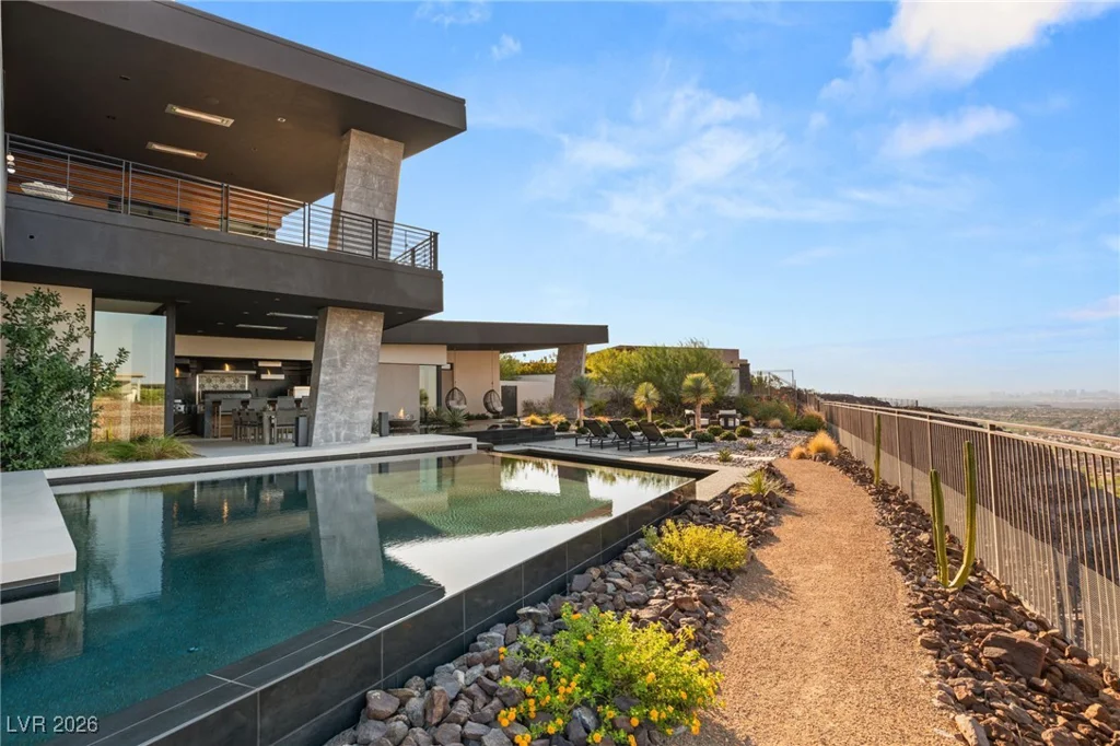 6 Vista Crescent, Henderson, NV 89012