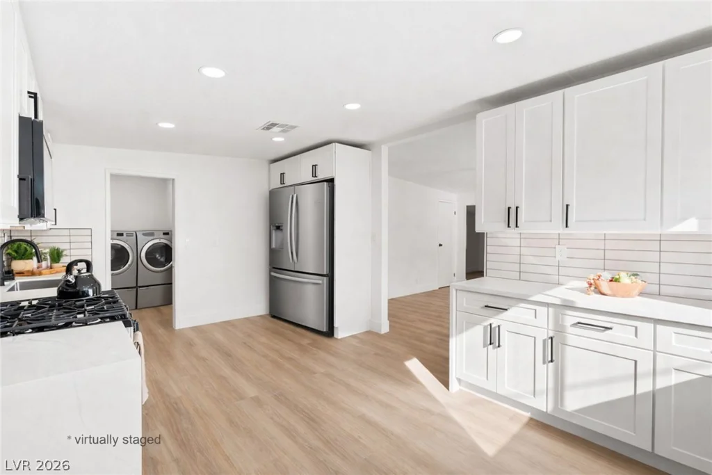 1305 Sattes, Las Vegas, NV 89101