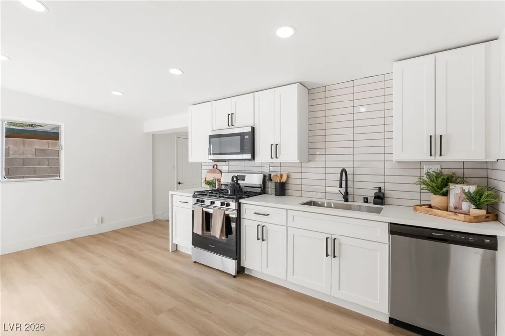 1305 Sattes, Las Vegas, NV 89101