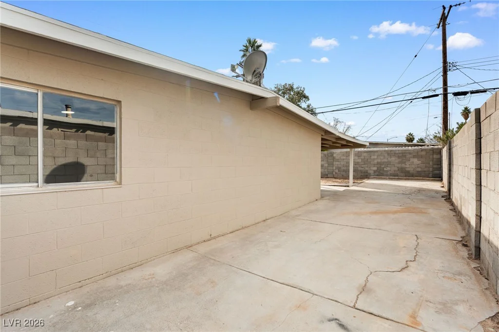 1305 Sattes, Las Vegas, NV 89101