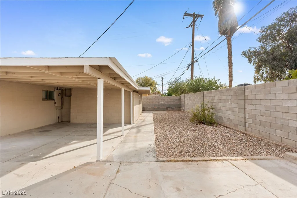 1305 Sattes, Las Vegas, NV 89101