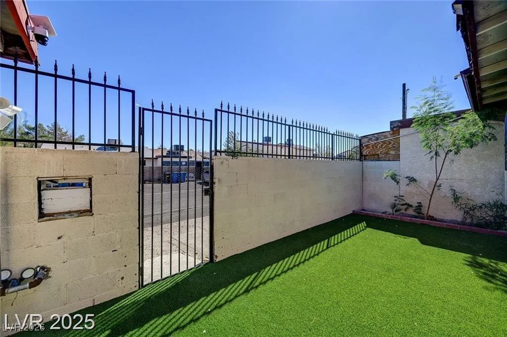 3907 Torsby, Las Vegas, NV 89119