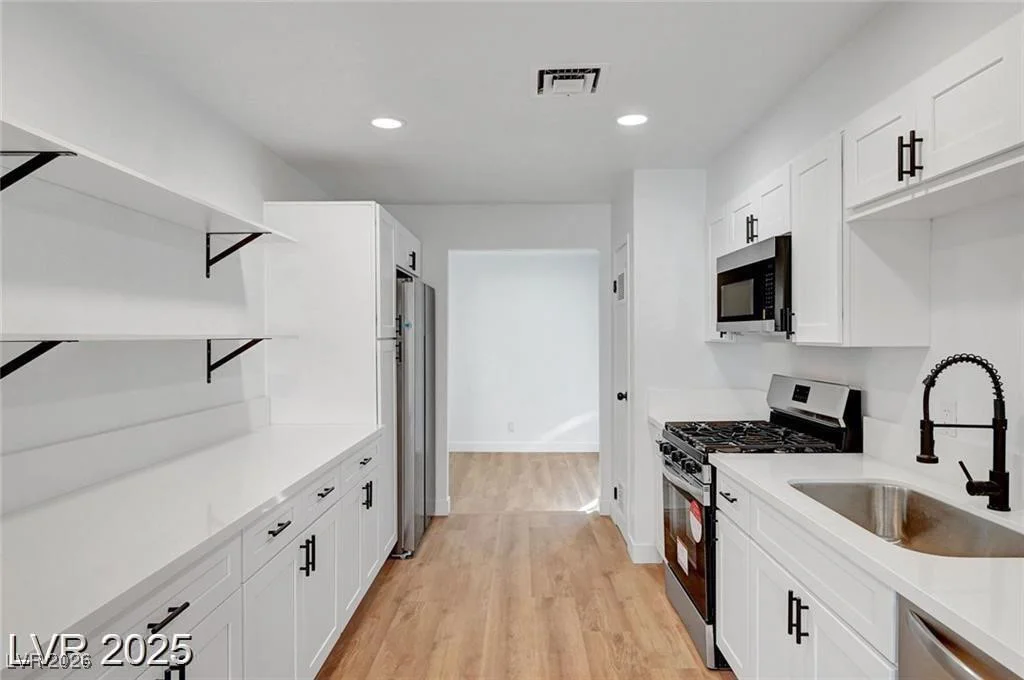 3907 Torsby, Las Vegas, NV 89119
