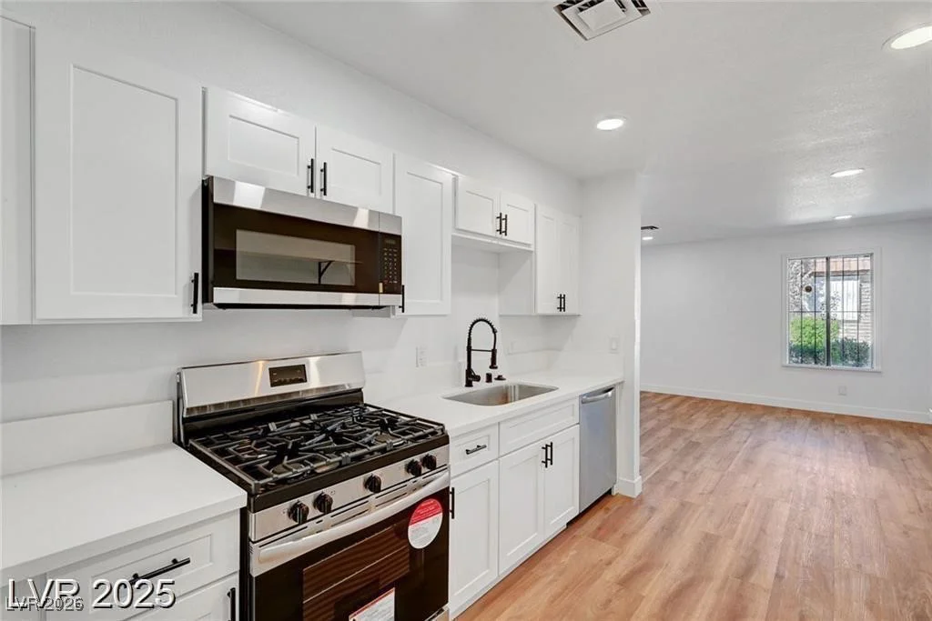 3907 Torsby, Las Vegas, NV 89119