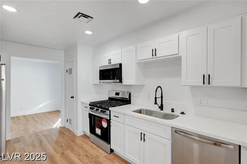 3907 Torsby, Las Vegas, NV 89119