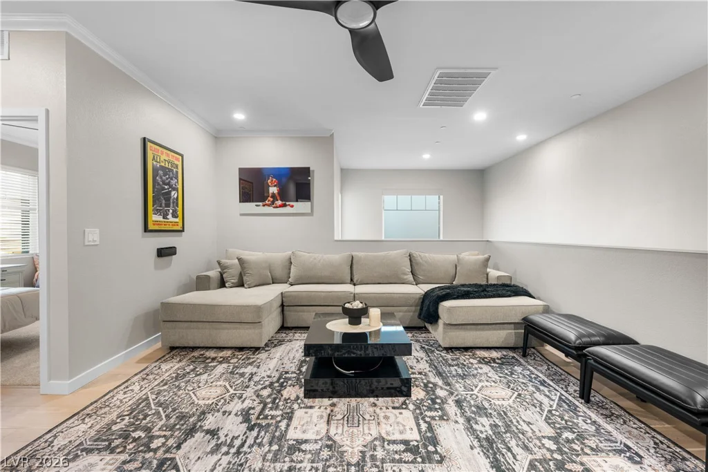 145 Rohan Crest, Henderson, NV 89011