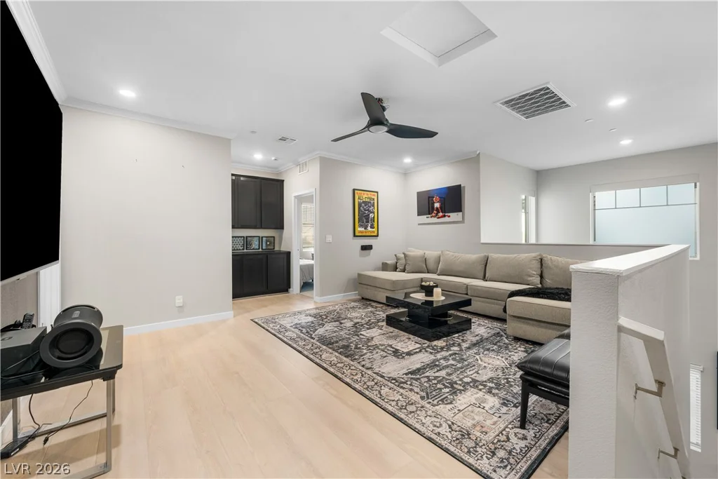 145 Rohan Crest, Henderson, NV 89011