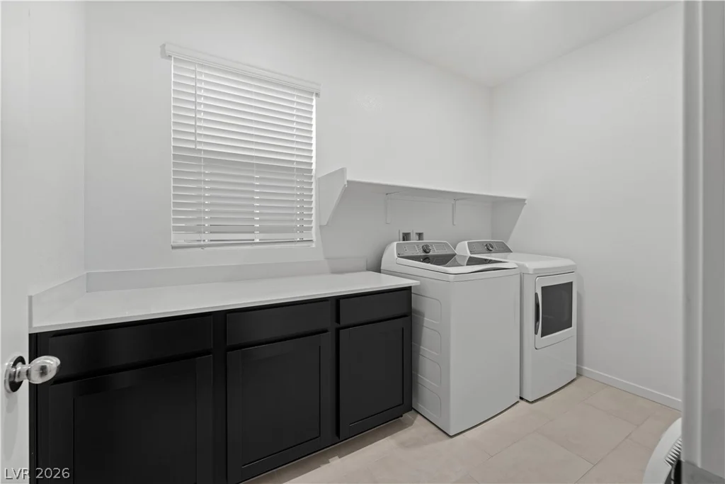 145 Rohan Crest, Henderson, NV 89011