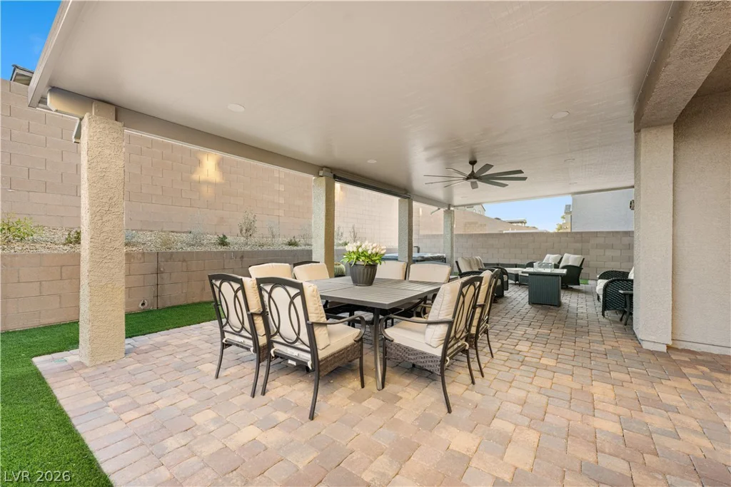 145 Rohan Crest, Henderson, NV 89011
