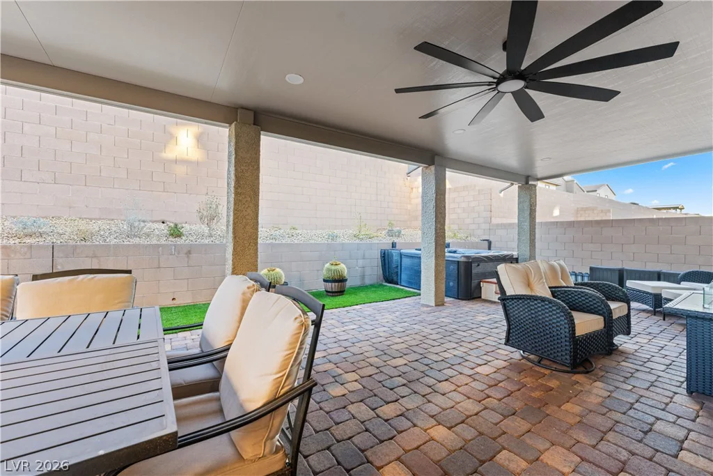 145 Rohan Crest, Henderson, NV 89011
